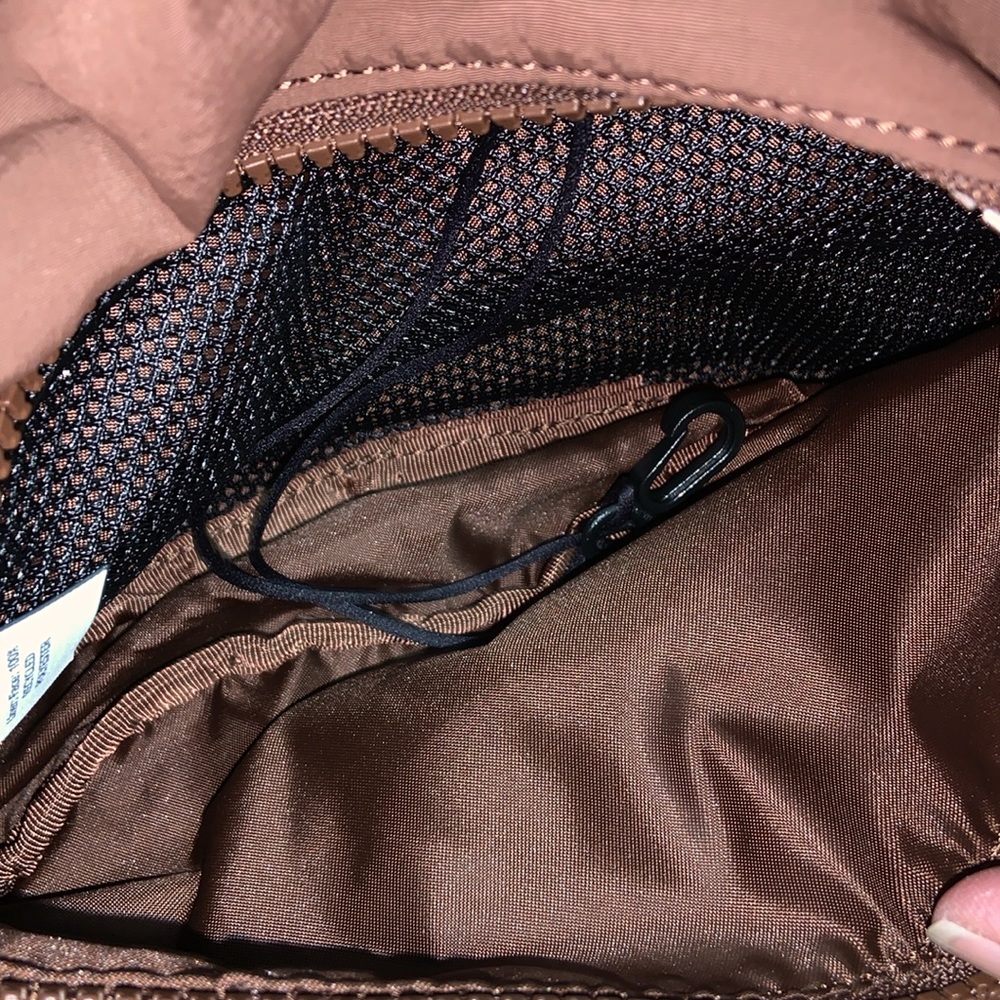 NWT Lululemon Athletica Clean Lines Belt Bag 2L - Picture 9 of 15